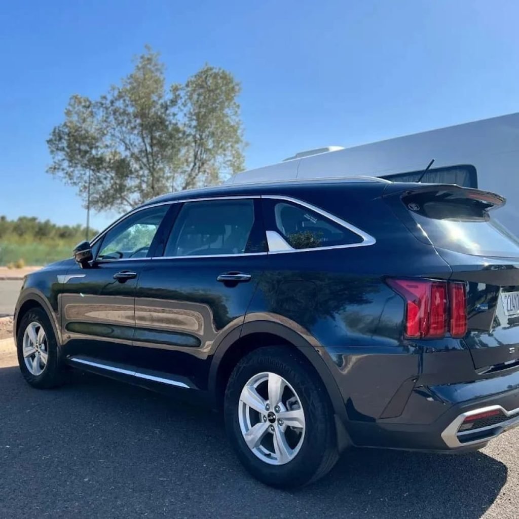 Private point-to-point transfer service in Marrakech with a comfortable vehicle and professional driver
